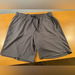 Zella Men’s Gray Athletic Short. Size L